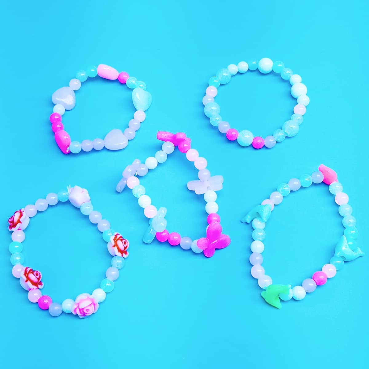 Pastell-Perlenarmbänder