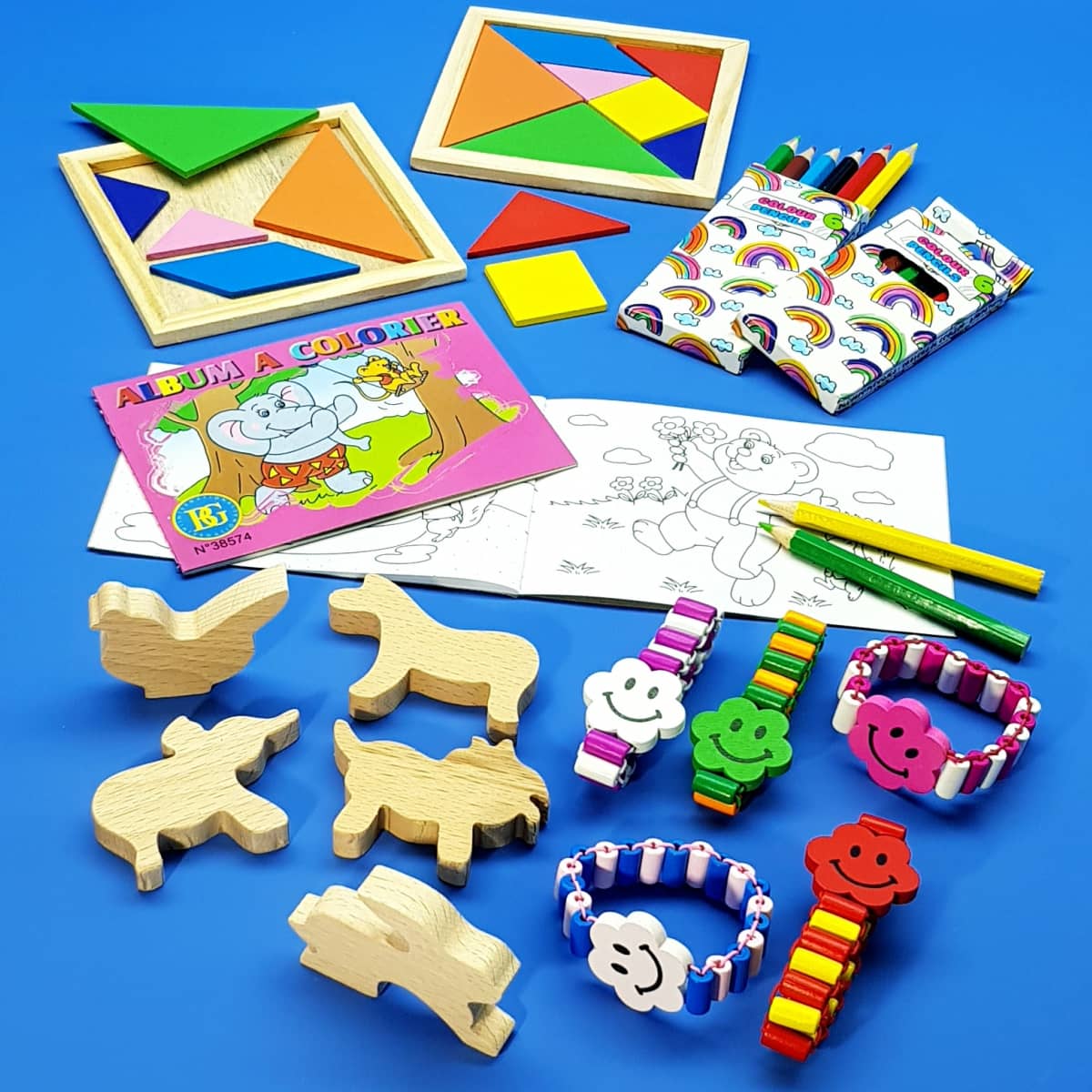 Nachhaltiges Spielzeugpaket Spielwarensortiment aus Holz mit 150 Teilen