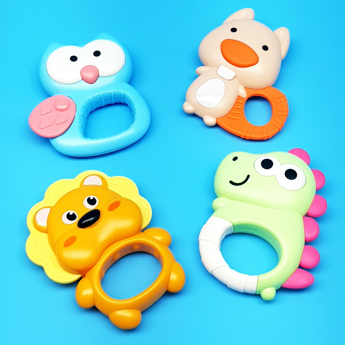 bunte Baby-Tierrasseln mit Griff