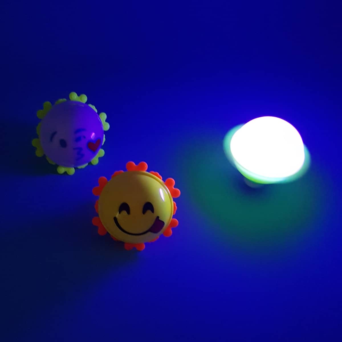 Leuchtende Smiley-Kreisel Leuchtende Smiley-Kreisel