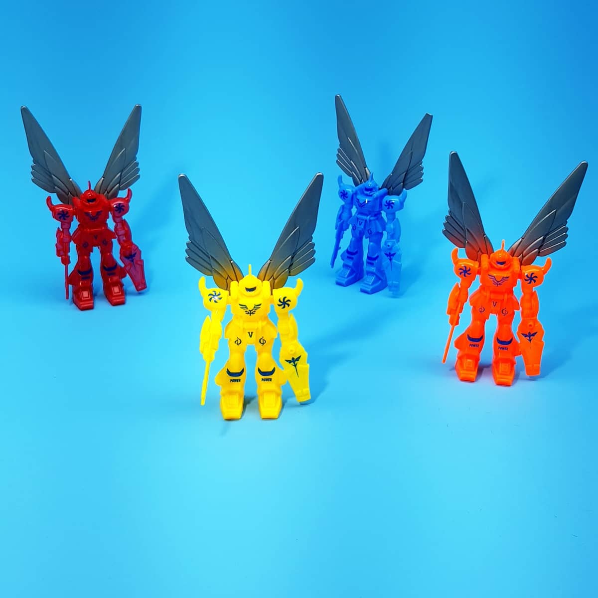 Science-Fiction-Spielzeugfiguren mit Flügeln