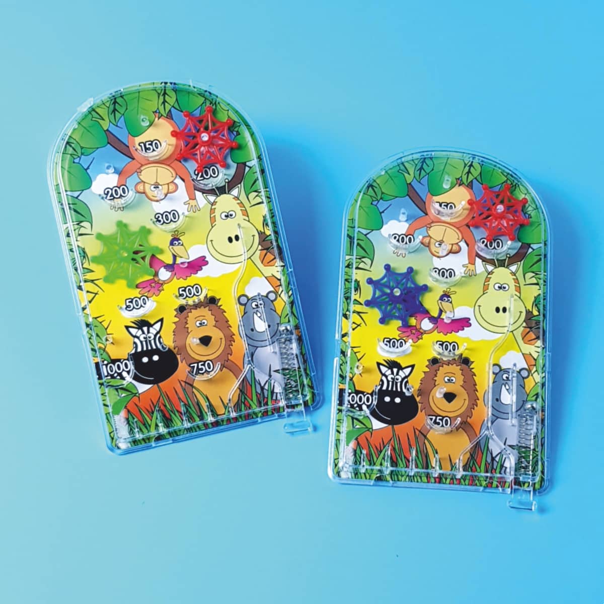 Geduldspiele mit Safari-Motiven und kleinen Metallkügelchen